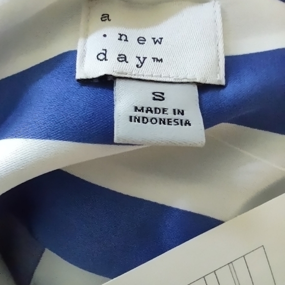 Blue and White Striped Button Up Shirt - Picture 6 of 6